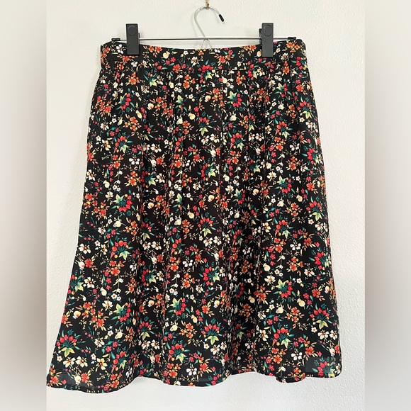 J. Crew Mercantile floral skirt - Picture 1 of 7